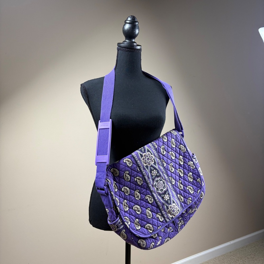 Vera Bradley Purple Paisley Quilted Messenger Bag Crossbody Shoulder Strap‎